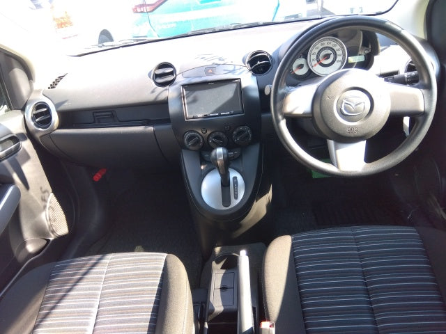 MAZDA DEMIO-13C -2010