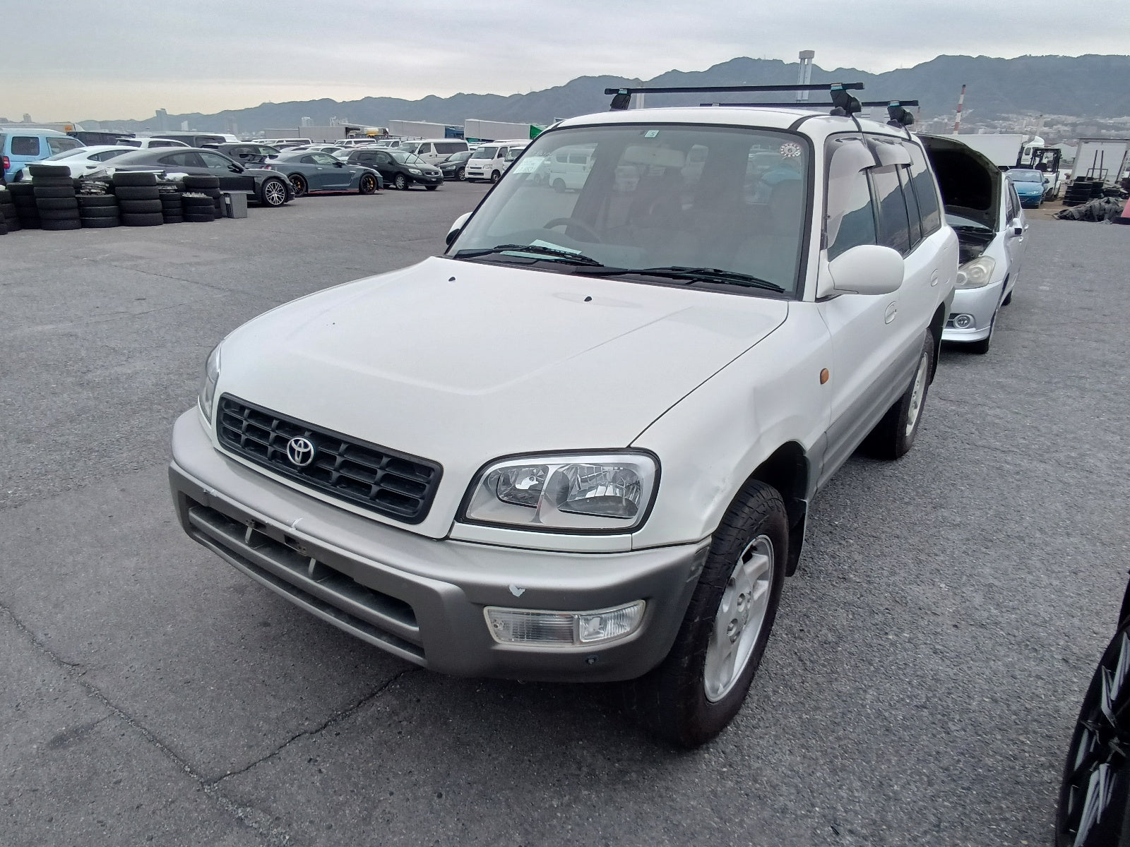 TOYOTA RAV4-J-2000 PEARL