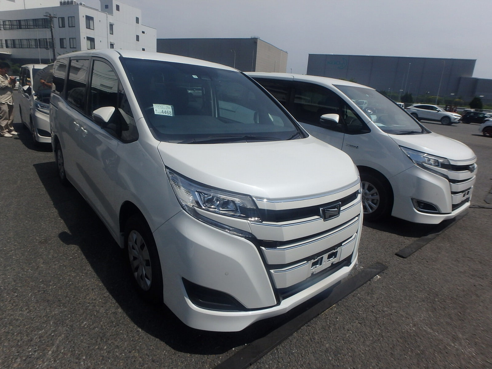 TOYOTA NOAH 2020 X
