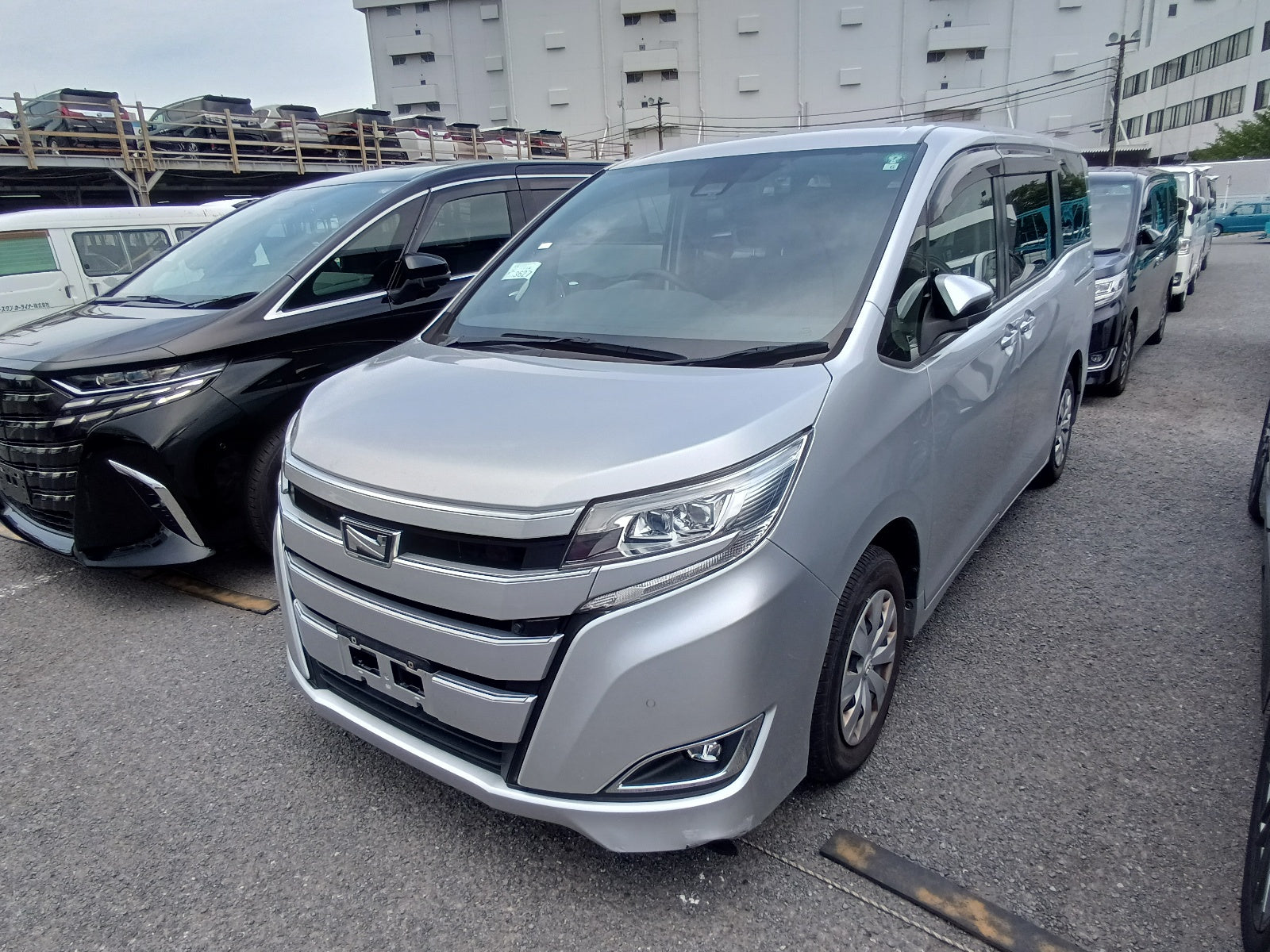 TOYOTA NOAH-X-2020
