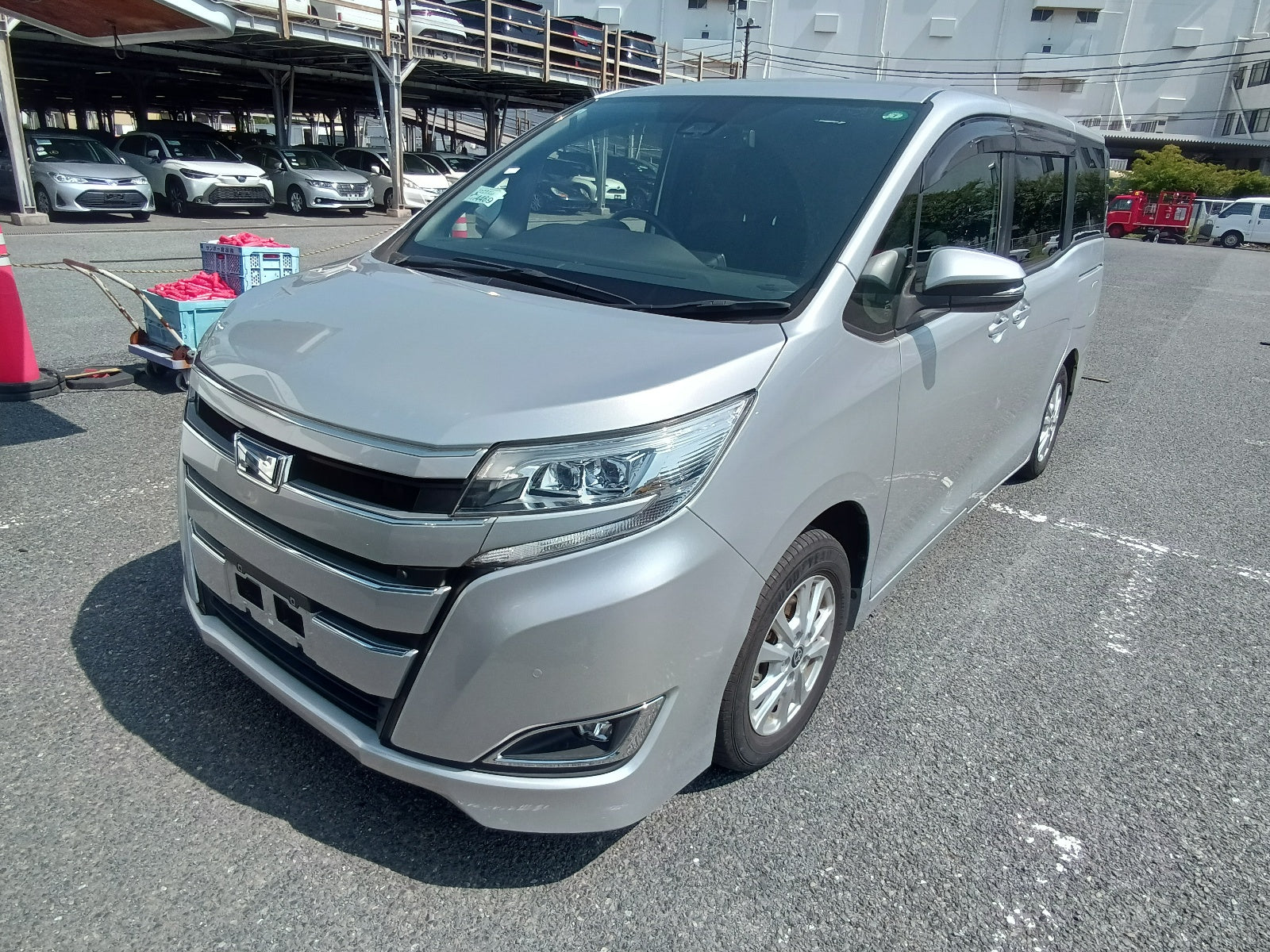 TOYOTA NOAH 2020 SILVER