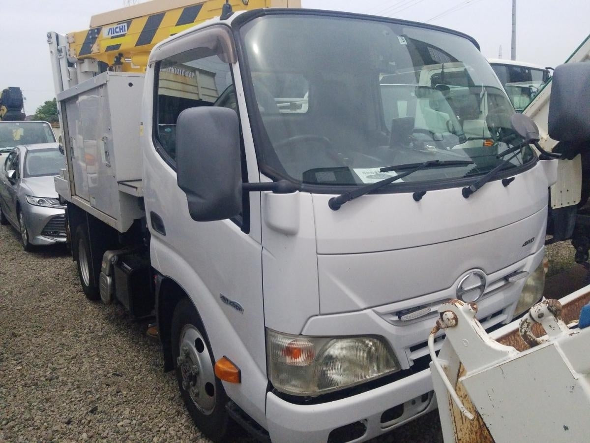 HINO DUTRO-HIGH PLACE OPERATION CAR -2012