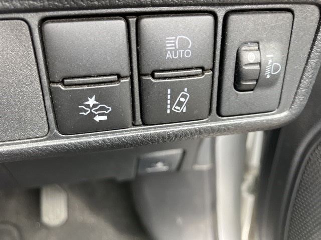 TOYOTA COROLLA FIELDER HYBRID 2019 X