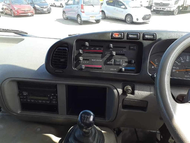 TOYOTA COROLLA COASTER 2005