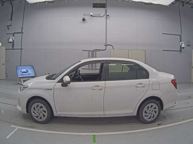 TOYOTA COROLLA AXIO HYBRID 2019 X