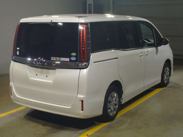 TOYOTA NOAH 2020  X