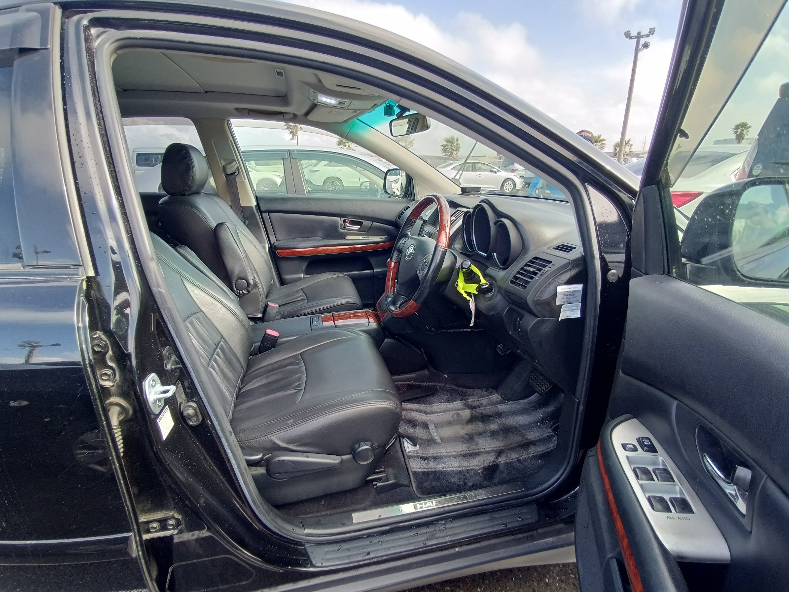 TOYOTA HARRIER-PREMIUM BLACK 240G