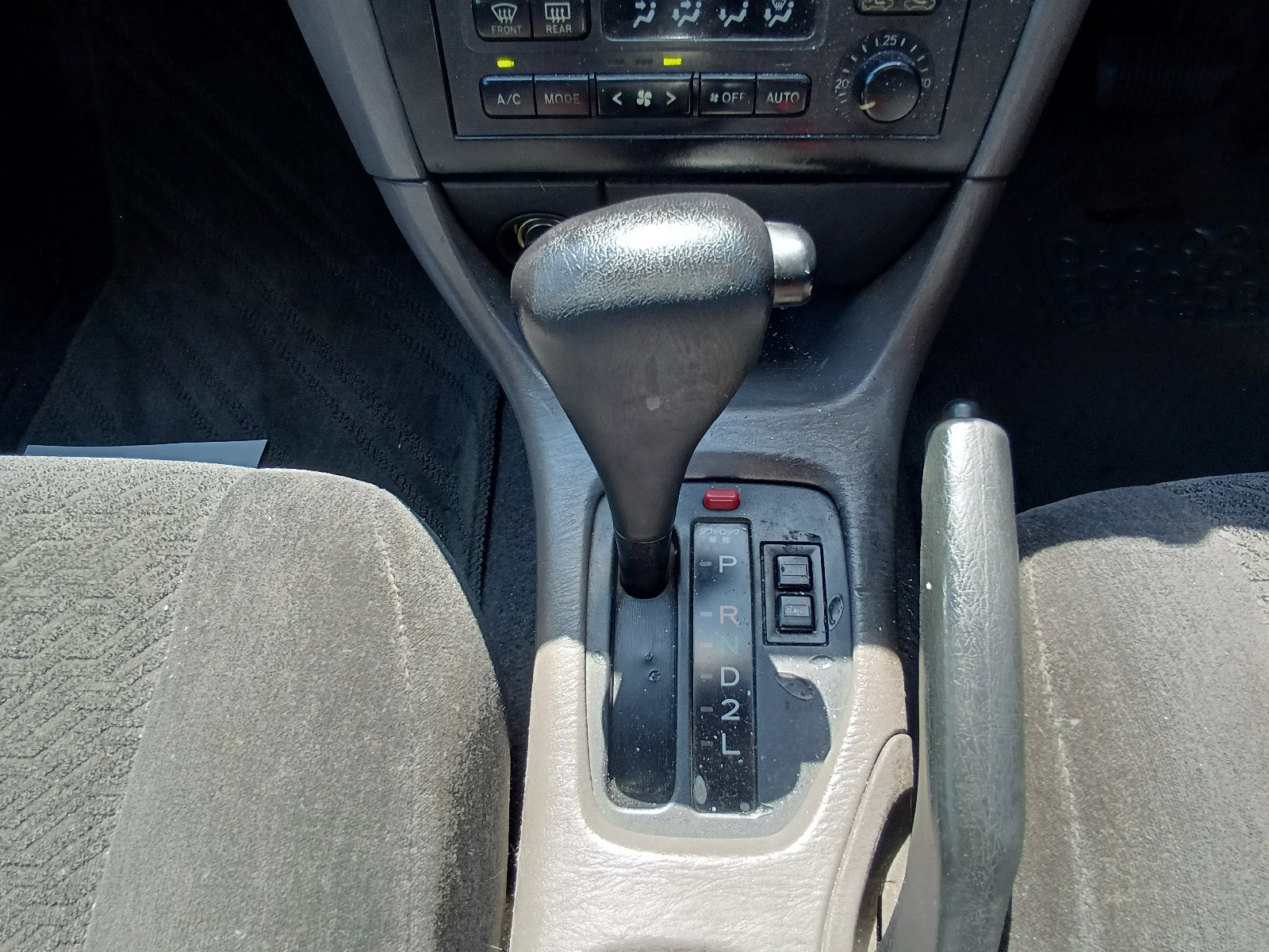 TOYOTA CALDINA-E-2000