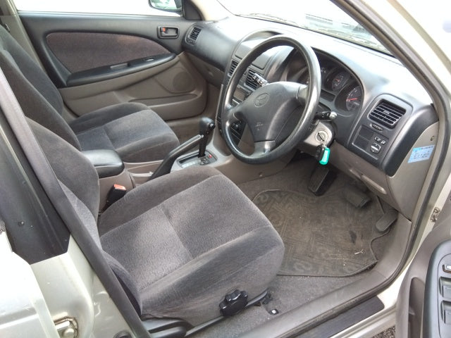 TOYOTA CALDINA-E-2002 SILVER