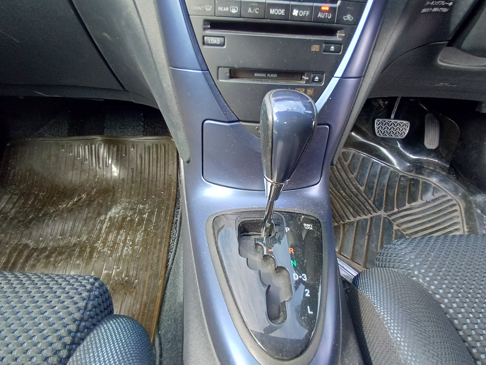 TOYOTA CALDINA-ZT-2003-SILVER