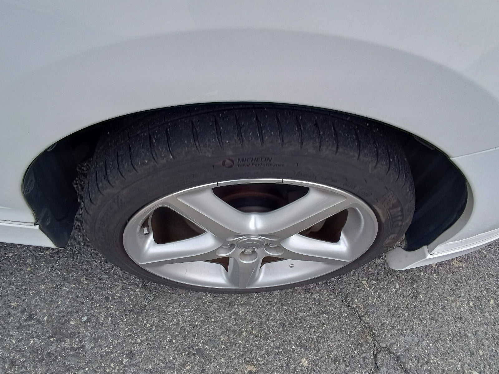 TOYOTA CALDINA-Z T 2004 WHITE