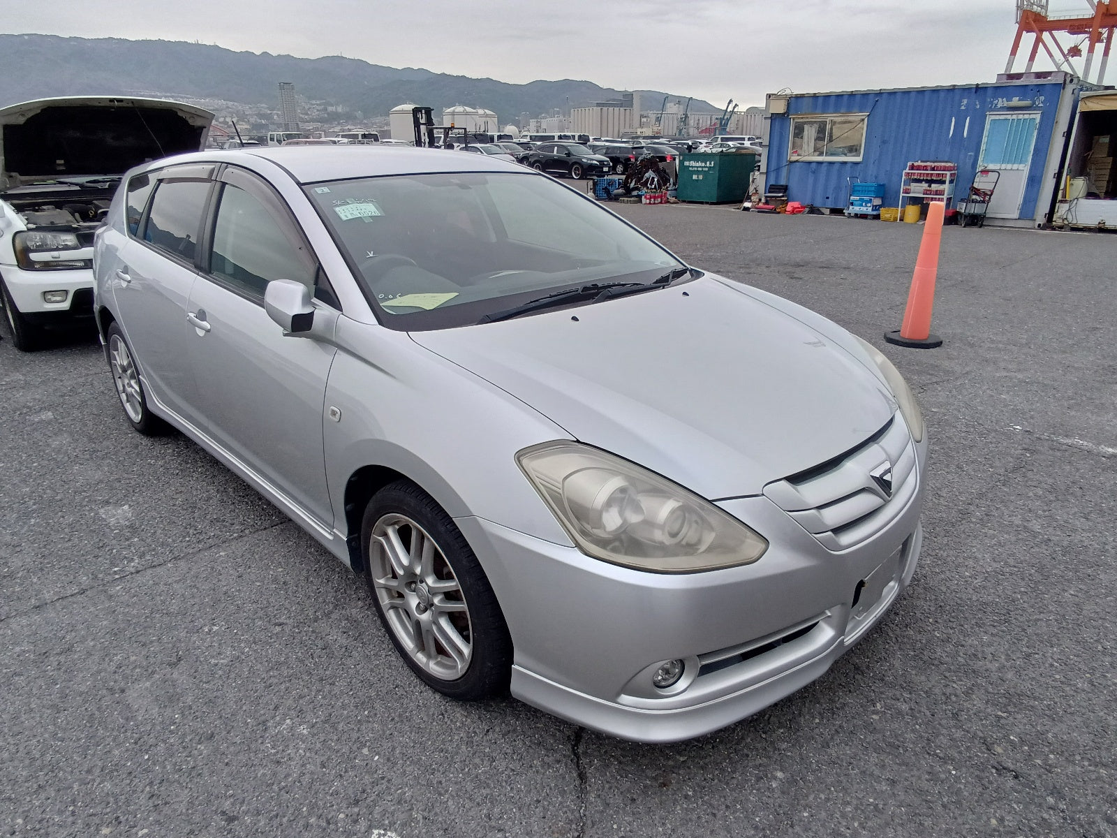 TOYOTA CALDINA-2007 SILVER