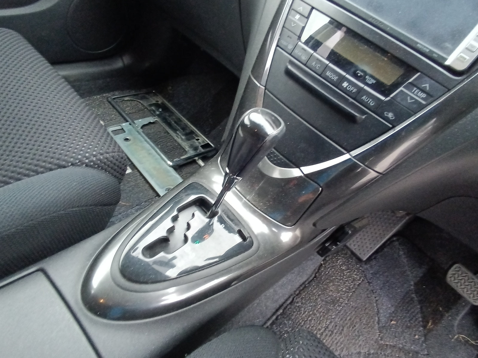 TOYOTA CALDINA-2007 SILVER