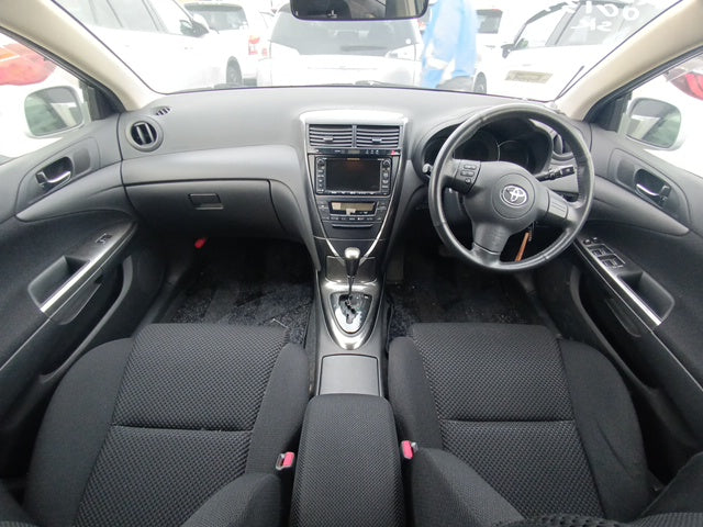 TOYOTA CALDINA-Z-2005 SILVER