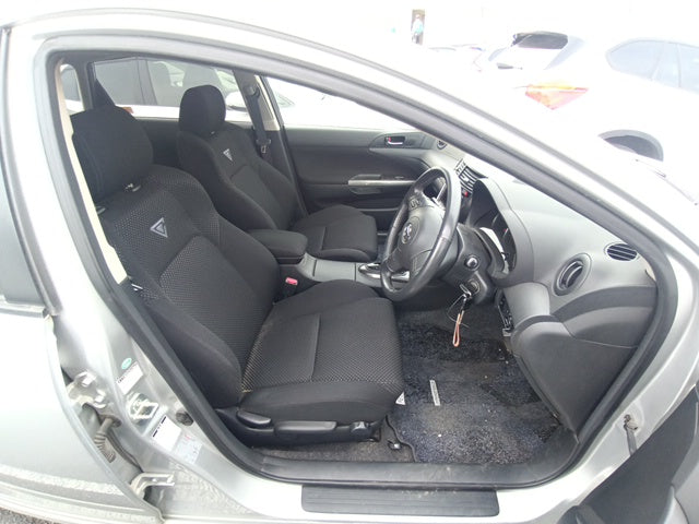 TOYOTA CALDINA-Z-2005 SILVER