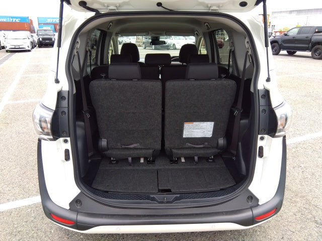 TOYOTA SIENTA-HYBRID-2019