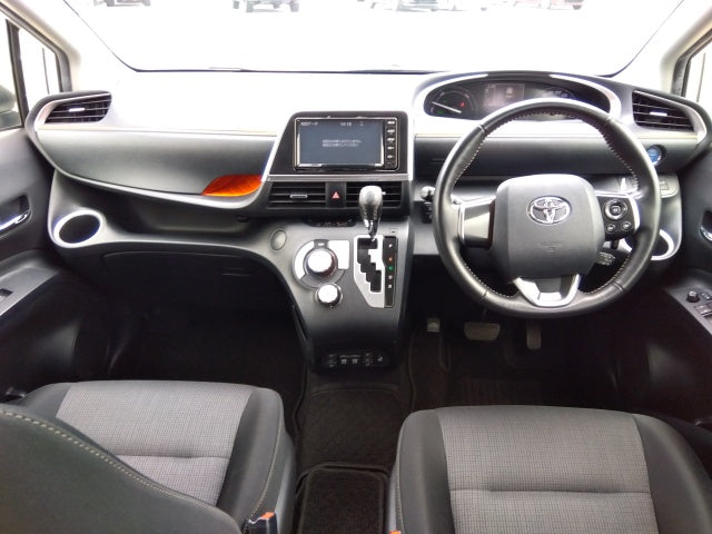 TOYOTA SIENTA-HYBRID-2019