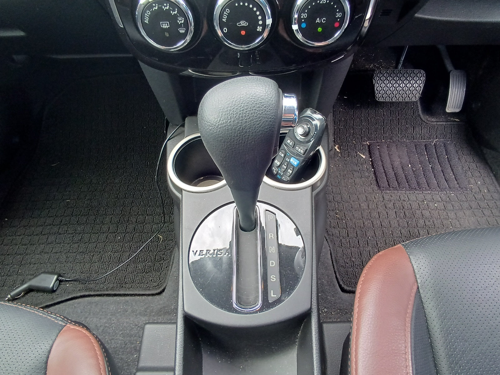 MAZDA VERISA 2008 RED