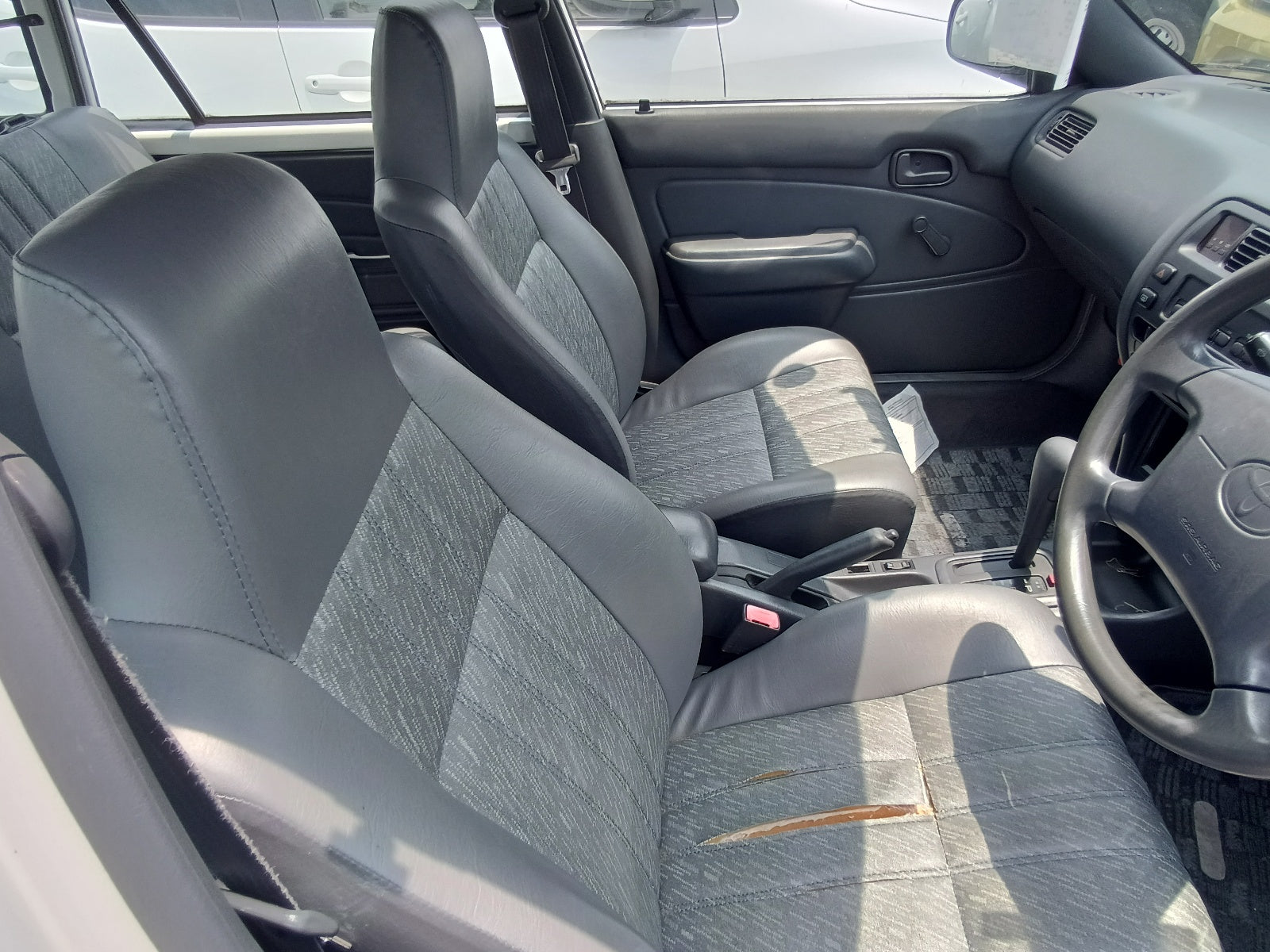 TOYOTA COROLLA VAN-DX PACKAGE-2001