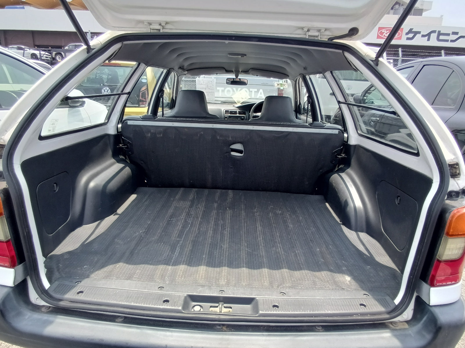 TOYOTA COROLLA VAN-DX PACKAGE-2001