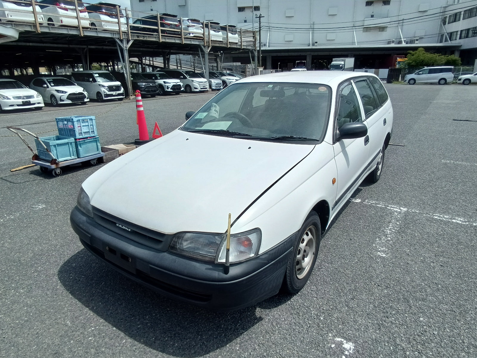 TOYOTA CALDINA VAN 2000 WHITE