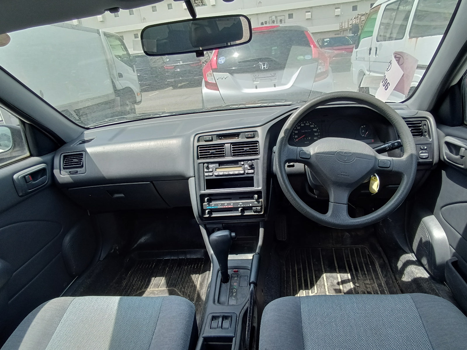 TOYOTA CALDINA VAN 2000 WHITE