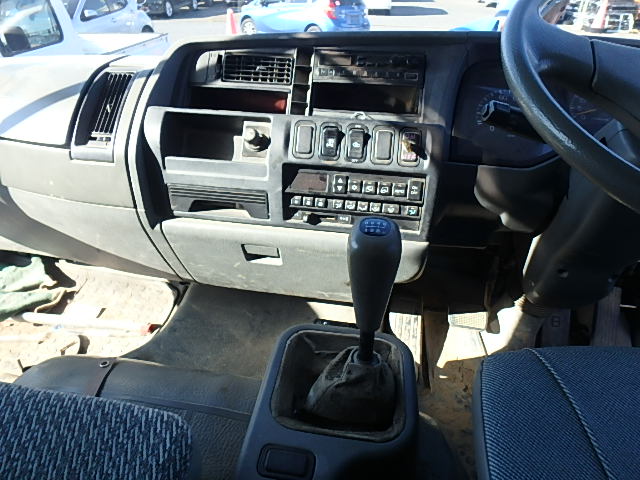 MITSUBISHI FUSO FIGHTER-1997 WHITE