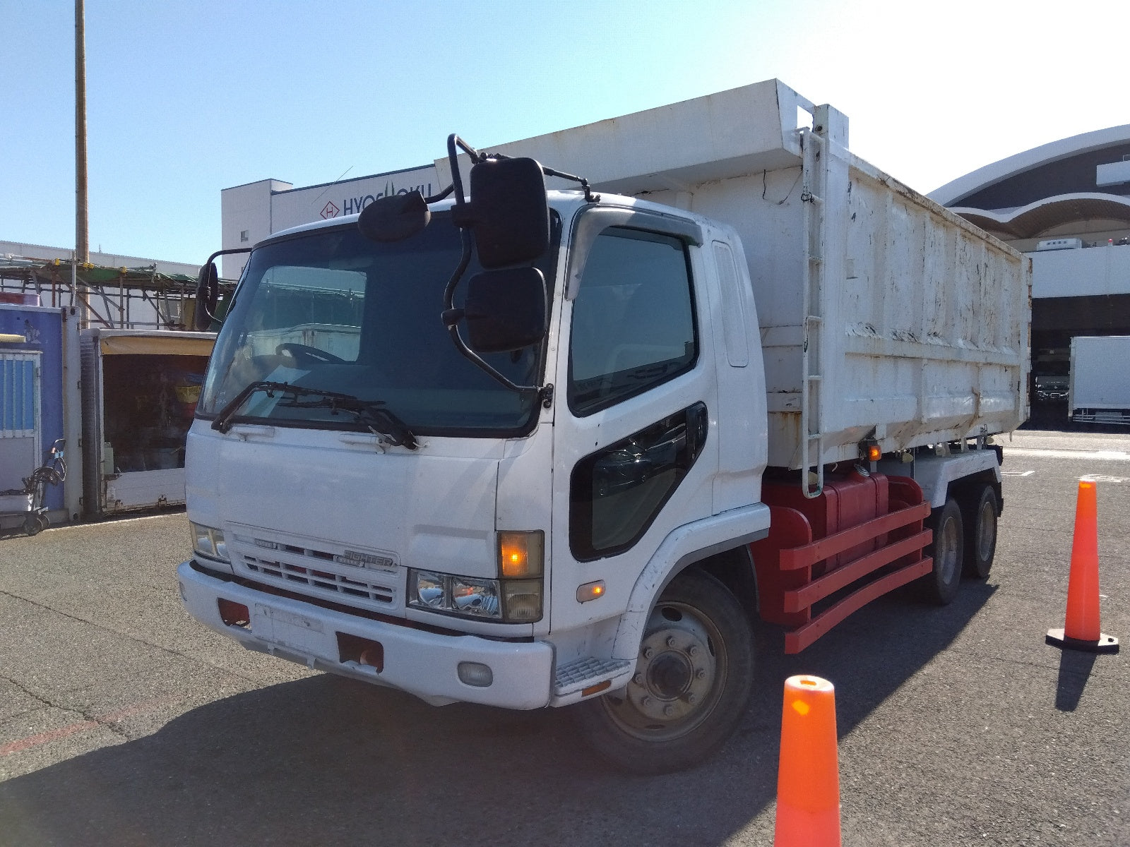 MITSUBISHI FUSO FIGHTER-DUMP TRUCK-2003 WHITE