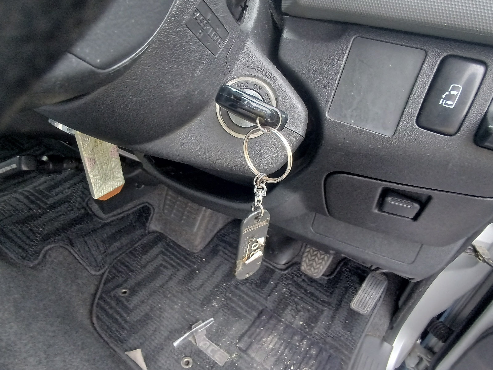 TOYOTA HIACE-15 SEATER 4WD-2006 SILVER