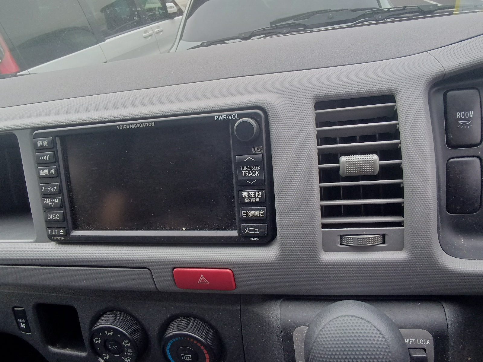 TOYOTA HIACE-15 SEATER 4WD-2006 SILVER