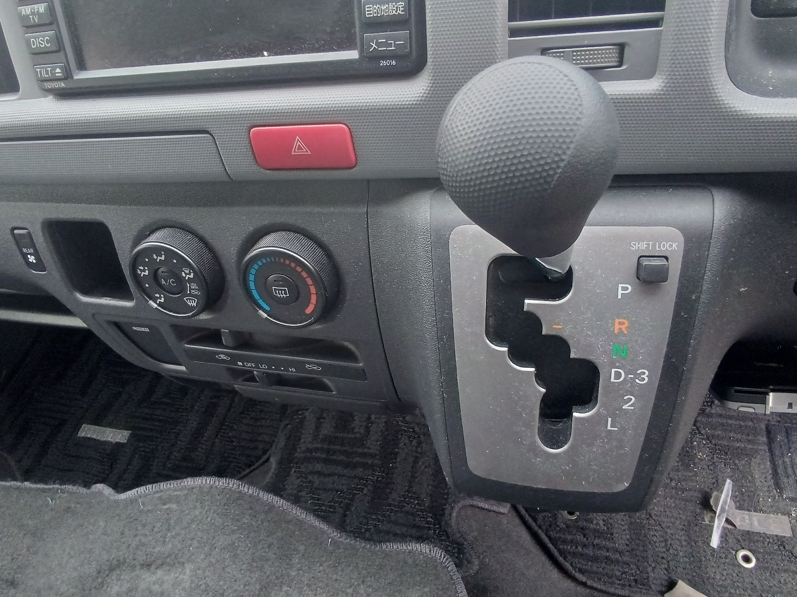 TOYOTA HIACE-15 SEATER 4WD-2006 SILVER