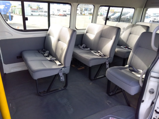 TOYOTA HIACE-15 SEATER 4WD-2007