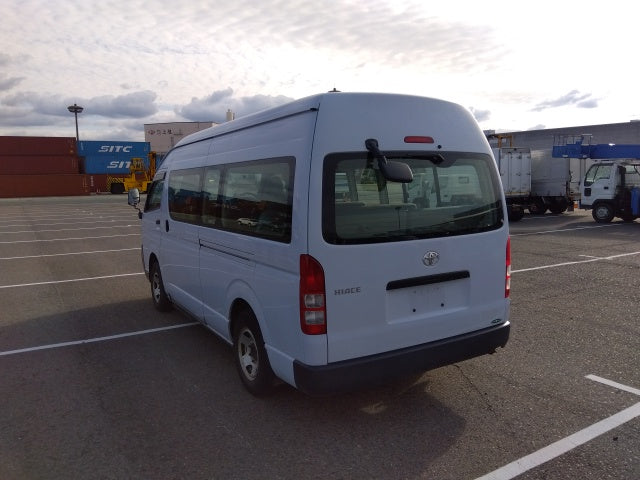 TOYOTA HIACE-15 SEATER 4WD-2007