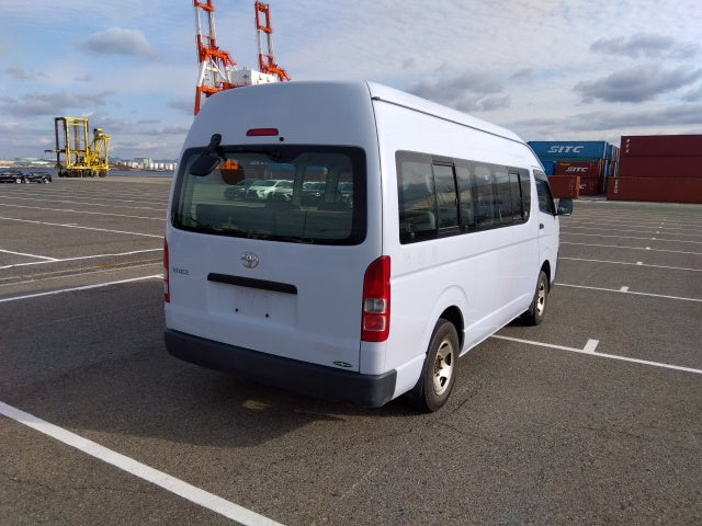 TOYOTA HIACE-15 SEATER 4WD-2007