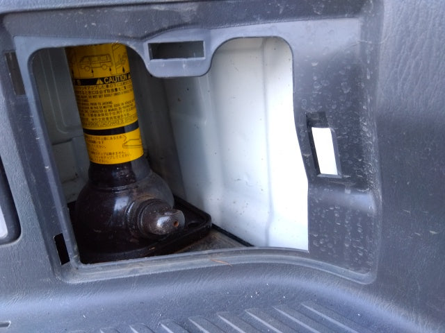 TOYOTA HIACE-15 SEATER 4WD-2007