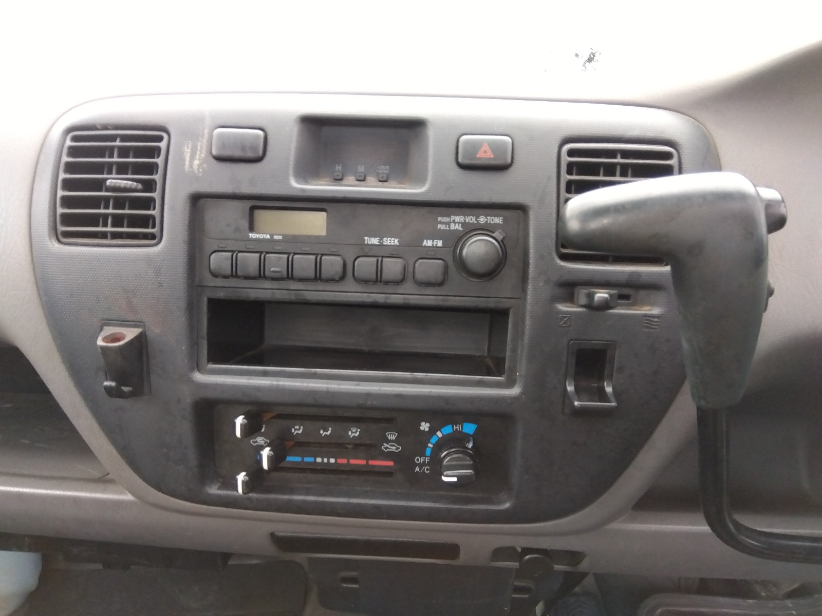 TOYOTA LITE ACE TRUCK-2004