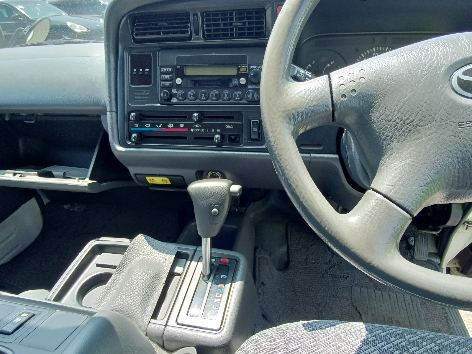 TOYOTA HIACE-DX - 2002