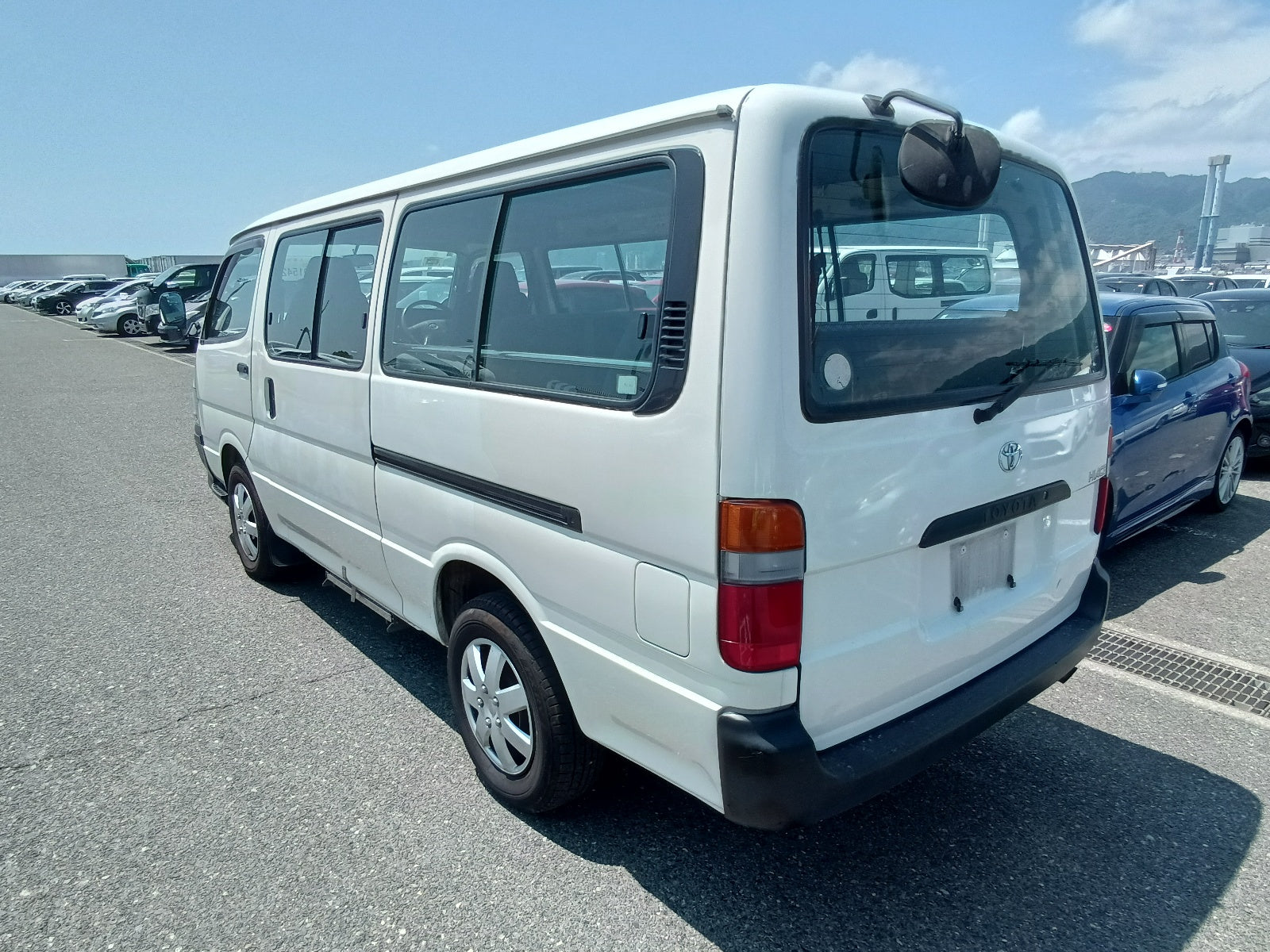 TOYOTA HIACE-DX - 2002