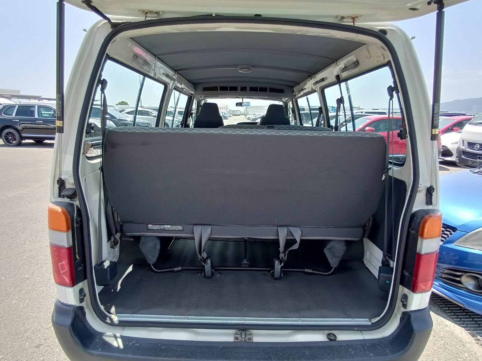 TOYOTA HIACE-DX - 2002