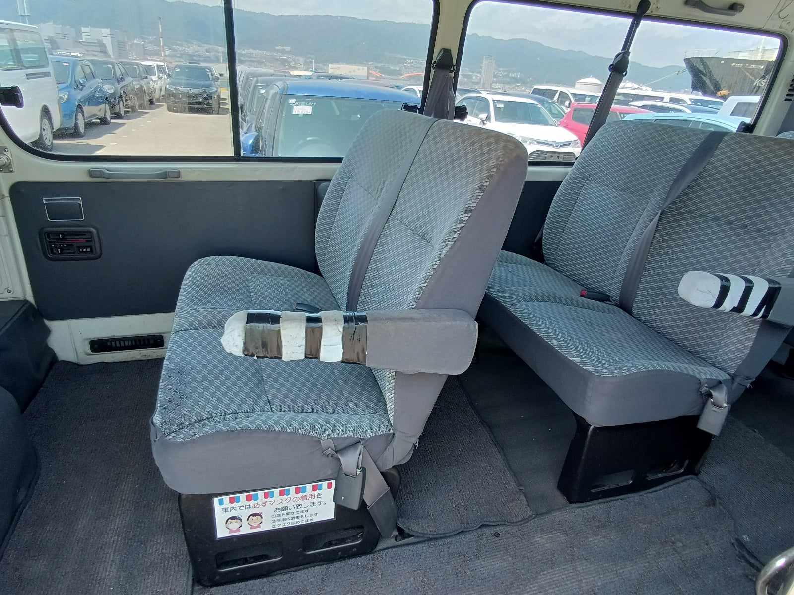 TOYOTA HIACE-DX - 2002