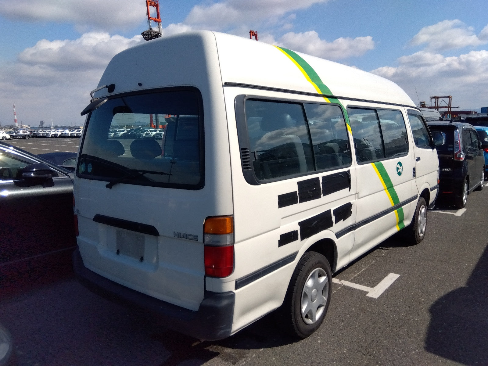TOYOTA HIACE-SUPER LONG GL- 2000