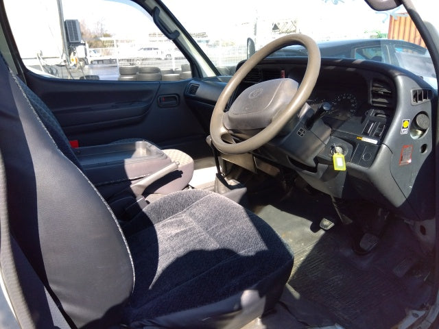 TOYOTA HIACE-DX- 2000