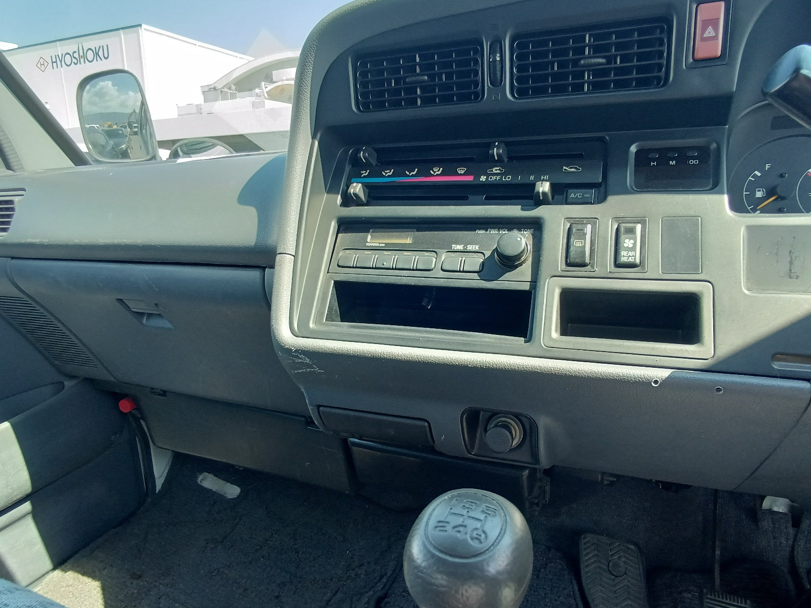 TOYOTA HIACE-SUPER GL LONG- 2002