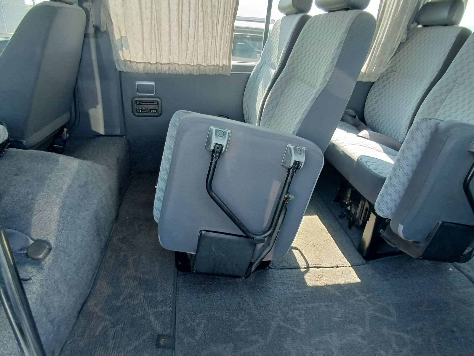 TOYOTA HIACE-SUPER GL LONG- 2002