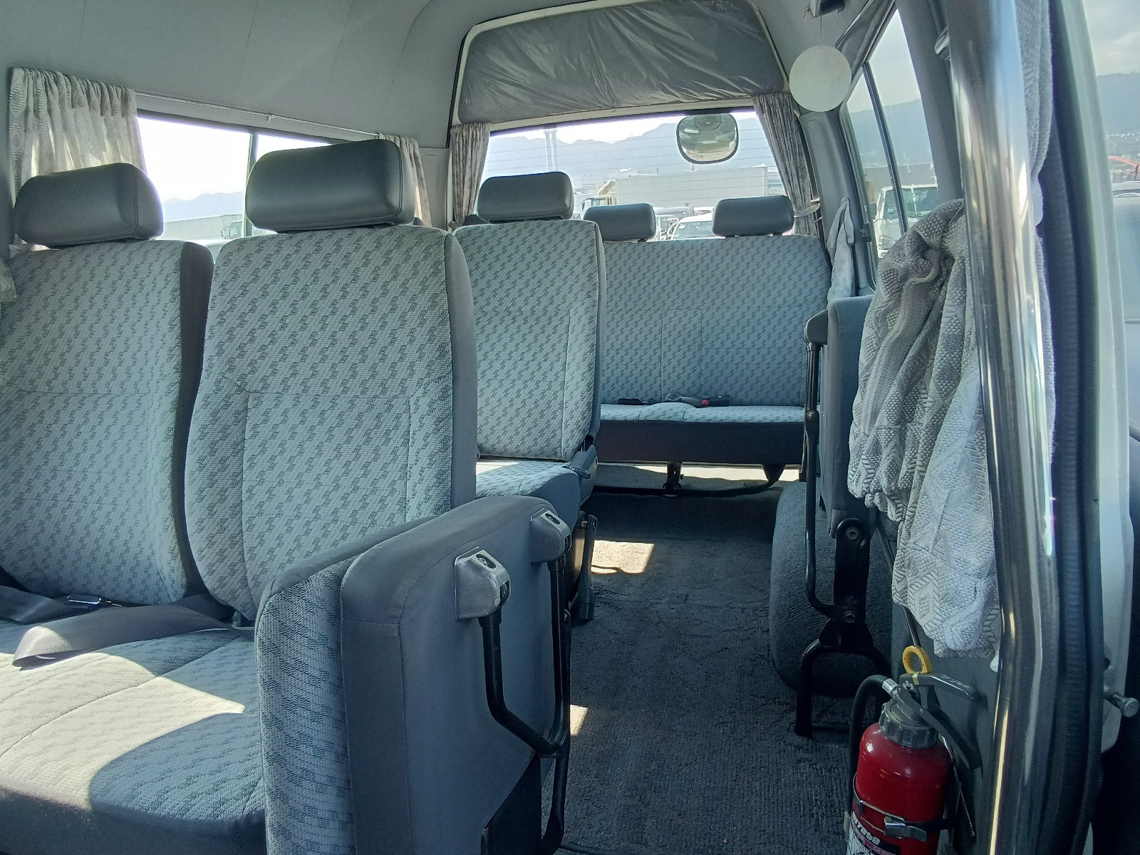 TOYOTA HIACE-SUPER GL LONG- 2002