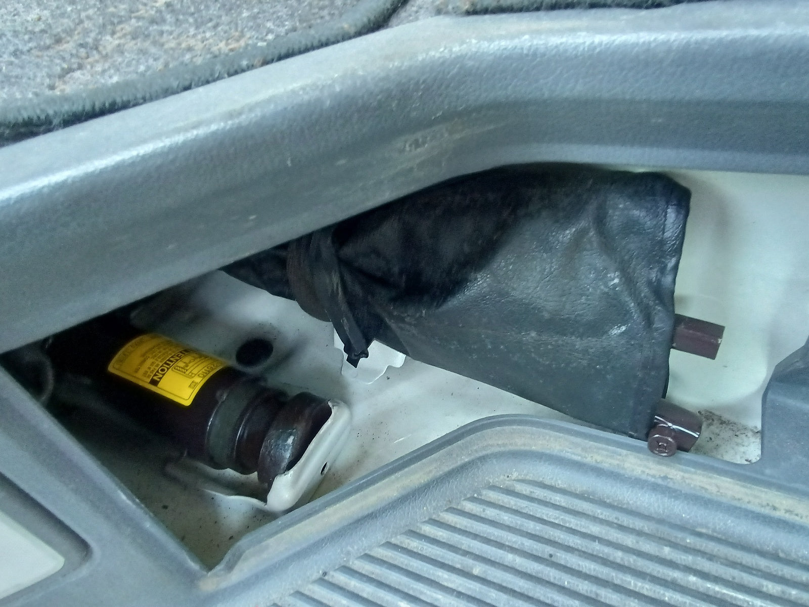 TOYOTA HIACE-SUPER GL LONG- 2002