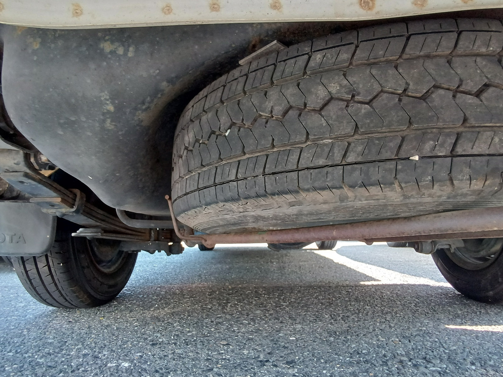 TOYOTA HIACE-SUPER GL LONG- 2002