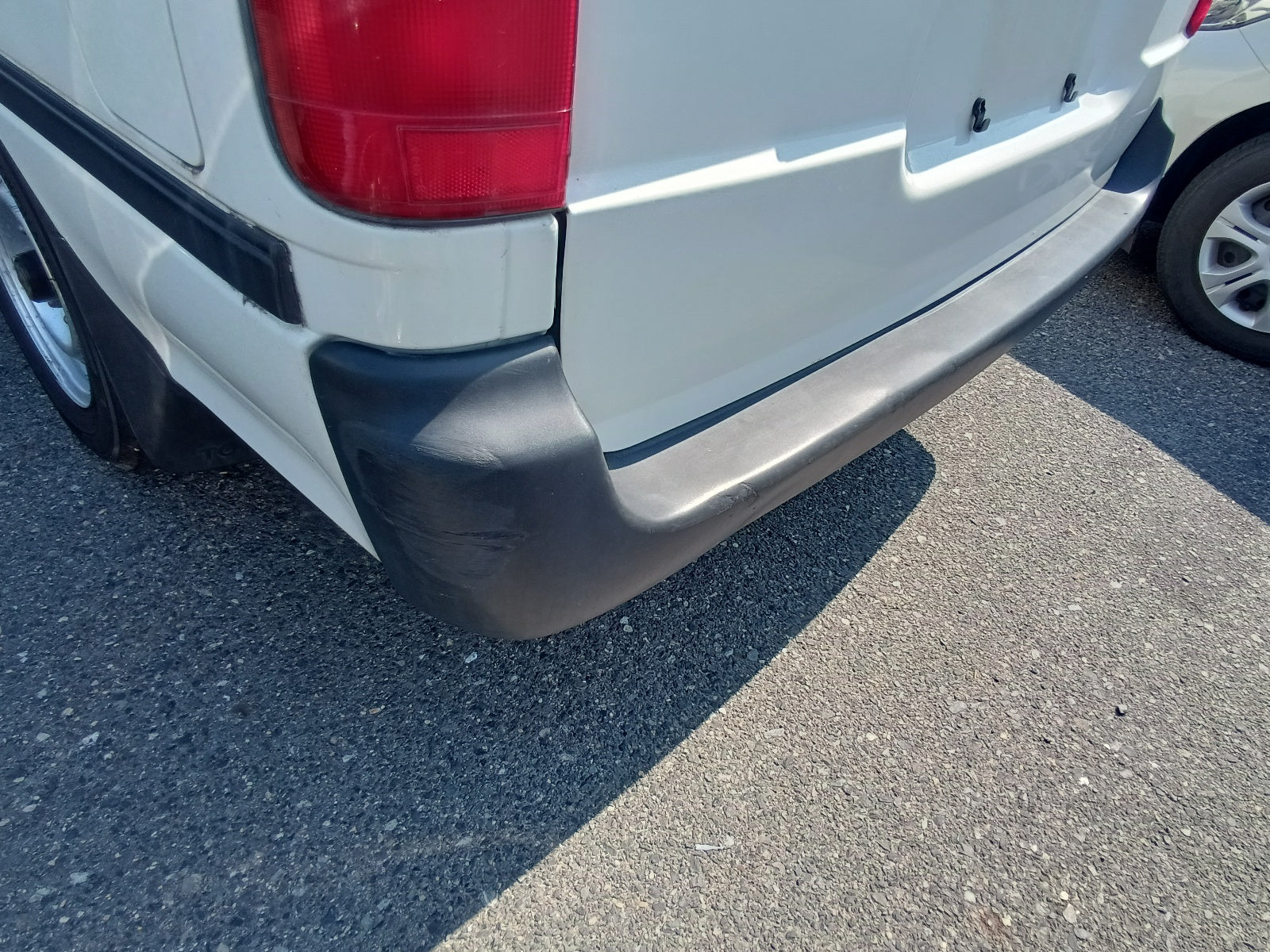 TOYOTA HIACE-SUPER GL LONG- 2002