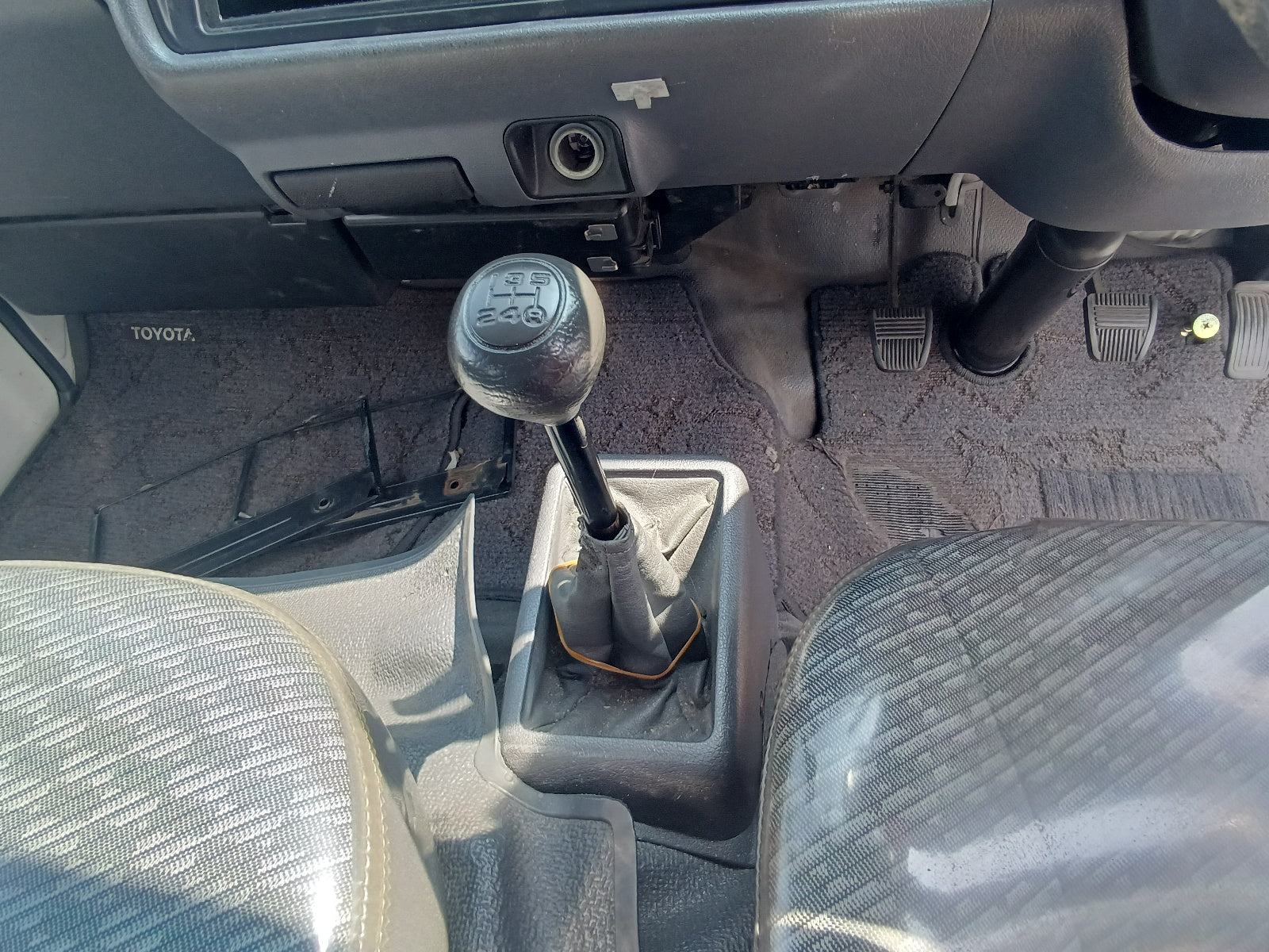 TOYOTA HIACE 2003 WHITE SUPER LONG DX