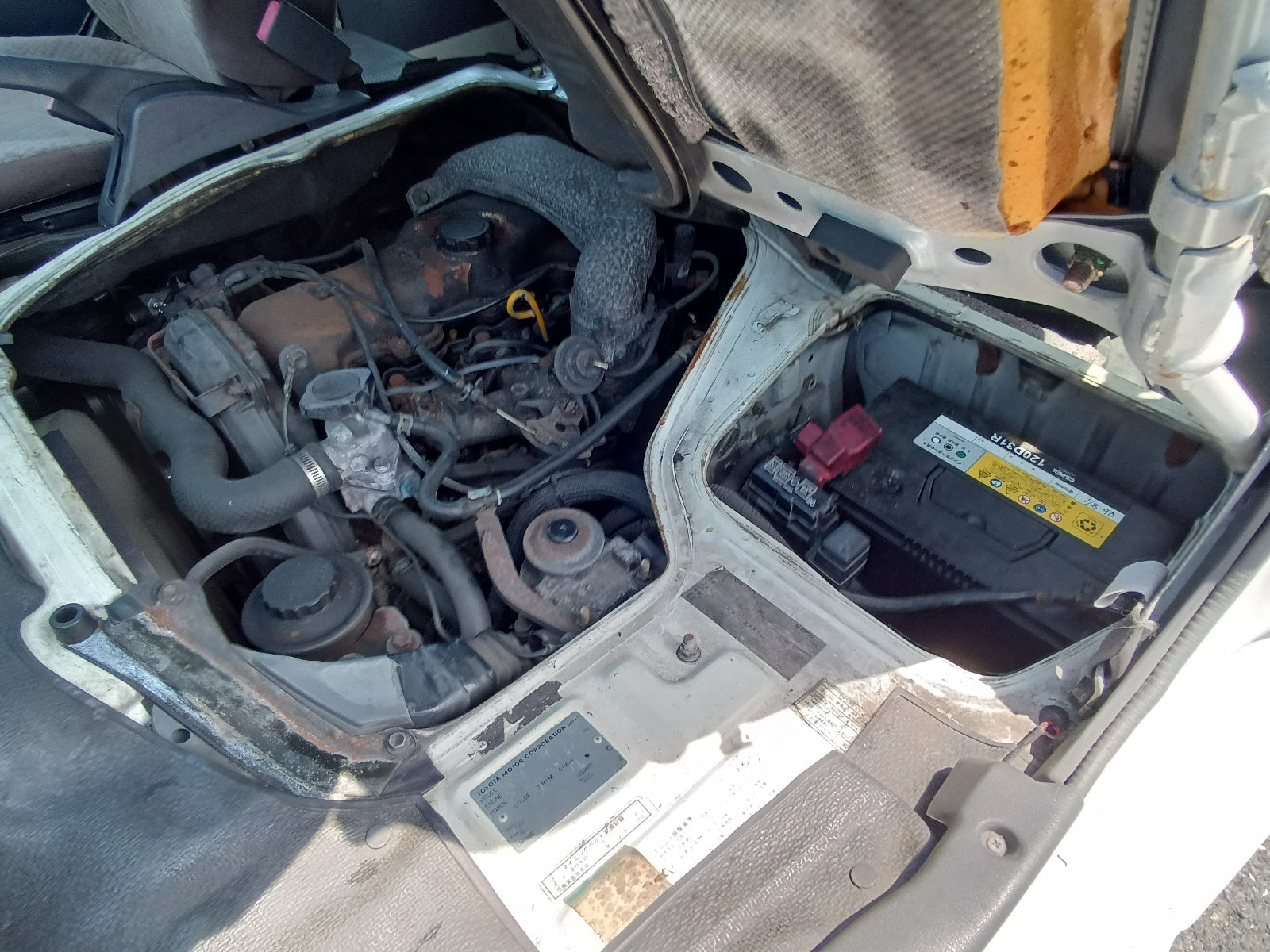 TOYOTA HIACE-SUPER DX LONG- 2004